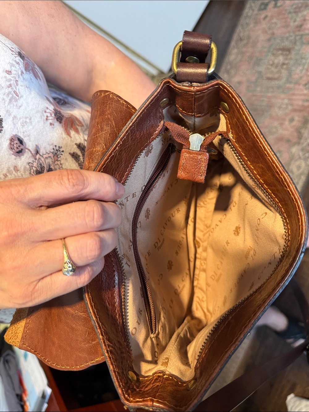 Conte di Cavour Italian Leather Crossbody Messenger Bag - Brown (vintage) - Picture 9 of 9